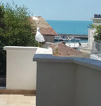 Bukor Shtepi Lux Apartamento Balchik